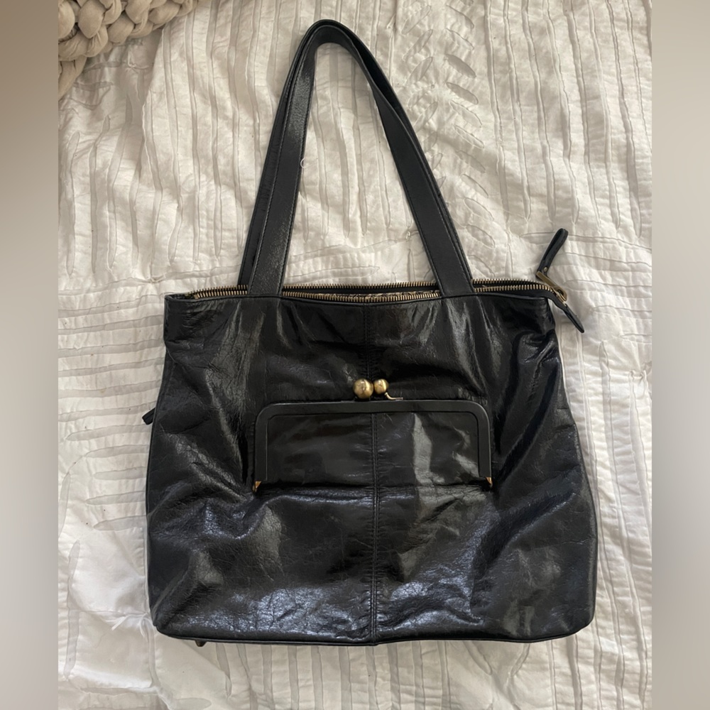 HOBO International medium large purse, beautiful condition, Polished Black